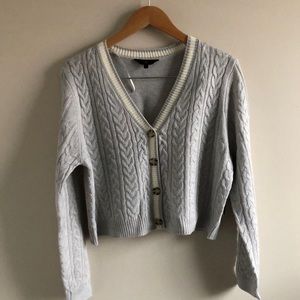 🎁10 for $100🎁 oversized cable knit cropped cardigan